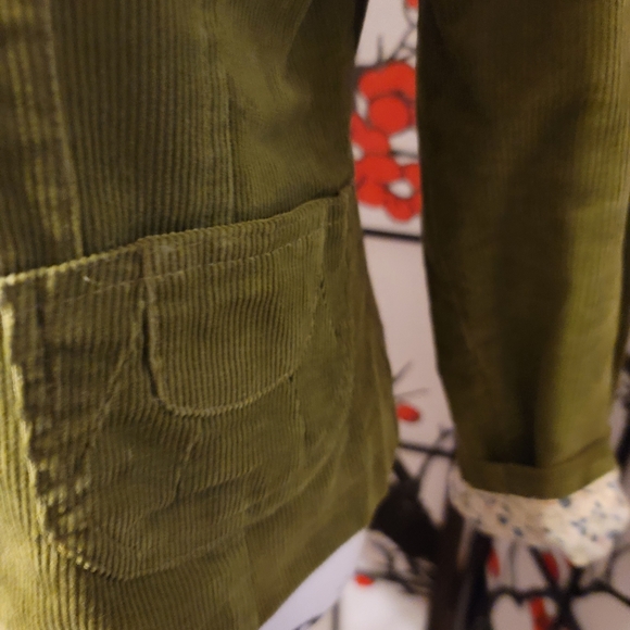 TWENTY-TWENTY LADIES SHORT OLIVE GREEN CORDEROY JACKET FLORAL LINING/SIZE MEDIUM - Picture 10 of 12